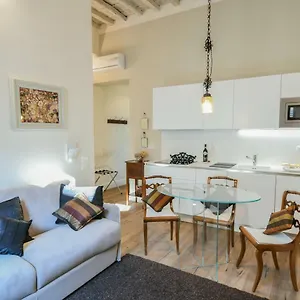 Apartamento Oltrarno's Sweet Rose - Free Parking! Florença